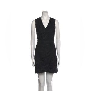 Alice + Olivia Dress
•   Black
•   Lace Pattern
Lace Trim Embellishment M